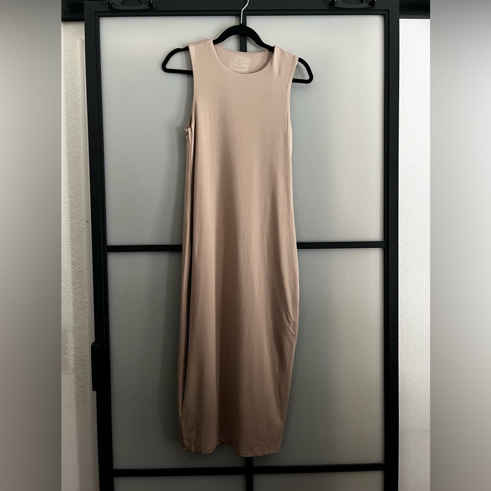 Figure Contour Midi Shaping Dress